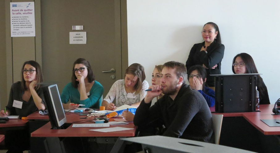 Strasbourg students listen to YNU presenters